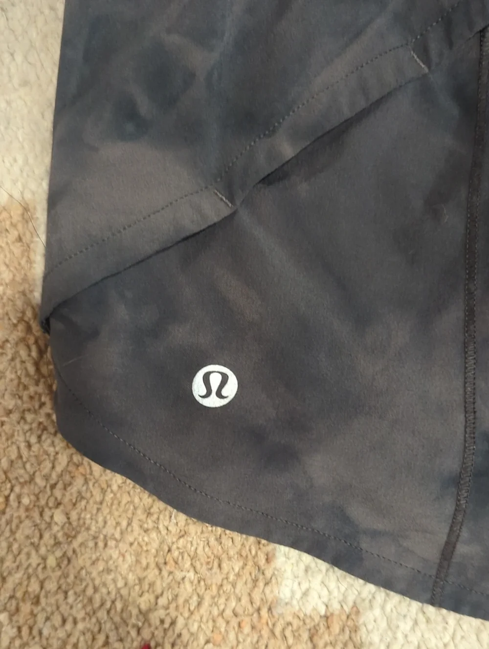 Lululemon π Speed Up Shorts π 6 - Picture 3 of 5